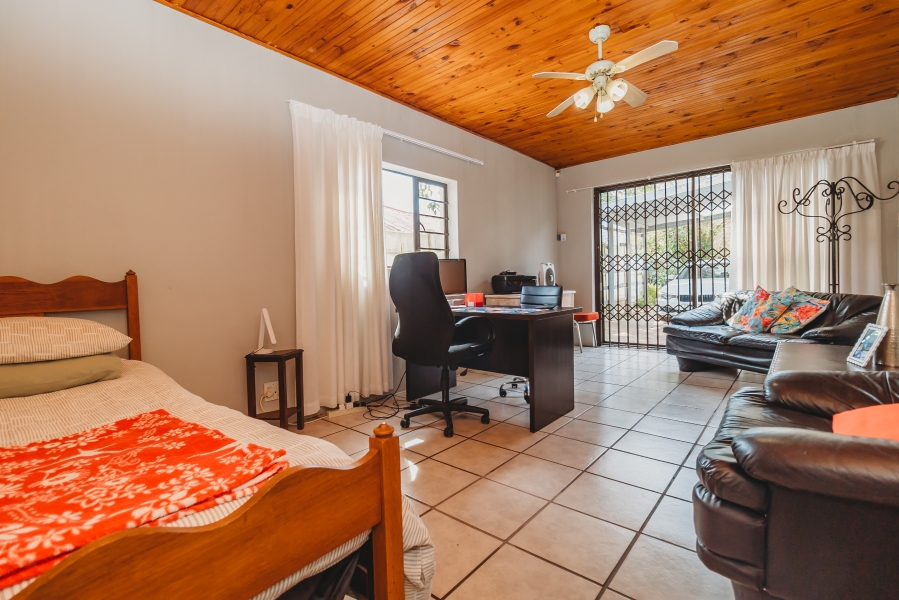 5 Bedroom Property for Sale in Dormehls Drift Western Cape